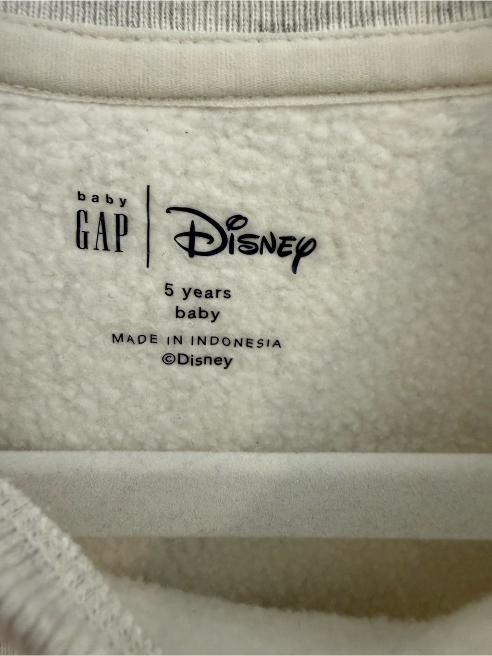 Disney x GAP Kids Gray Mickey Mouse Sweatshirt & Shorts Set size 5 - Picture 5 of 6
